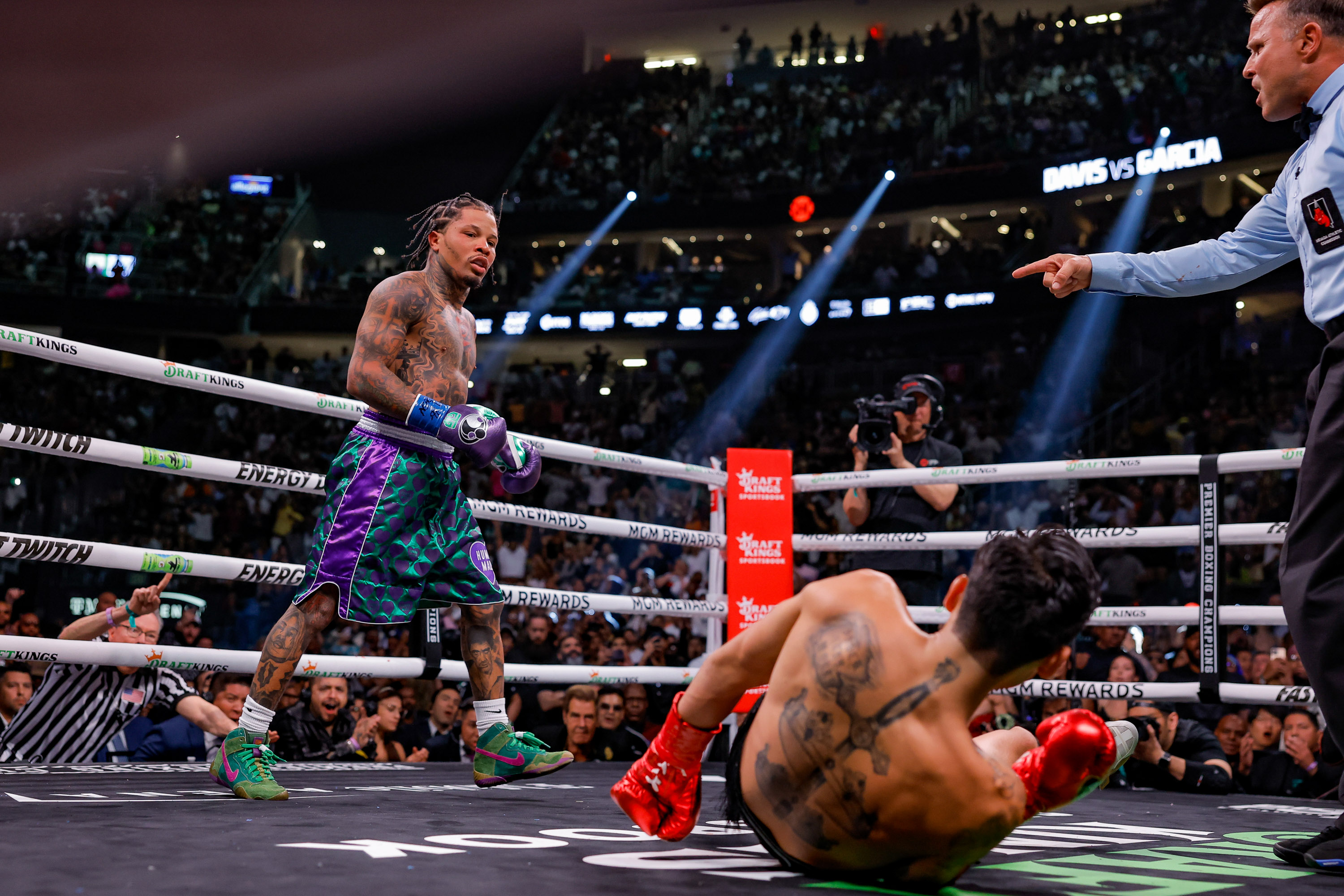 Gervonta Davis wants a stadium fight, according to a source close to the fighter