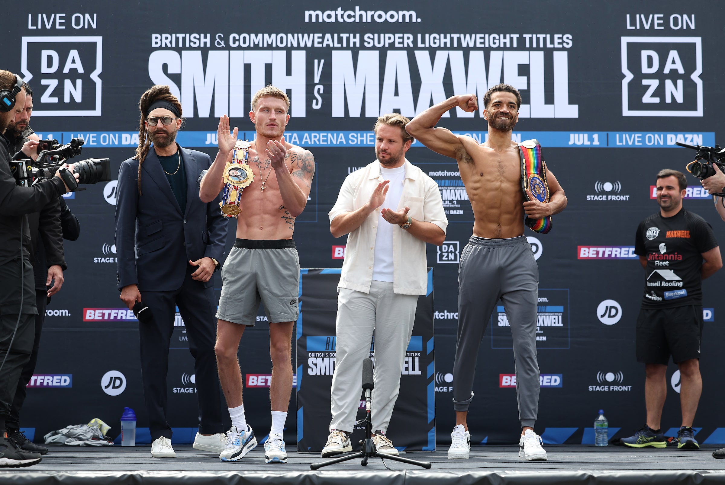 Smith & Maxwell make weight ahead of British & Commonwealth title encounter