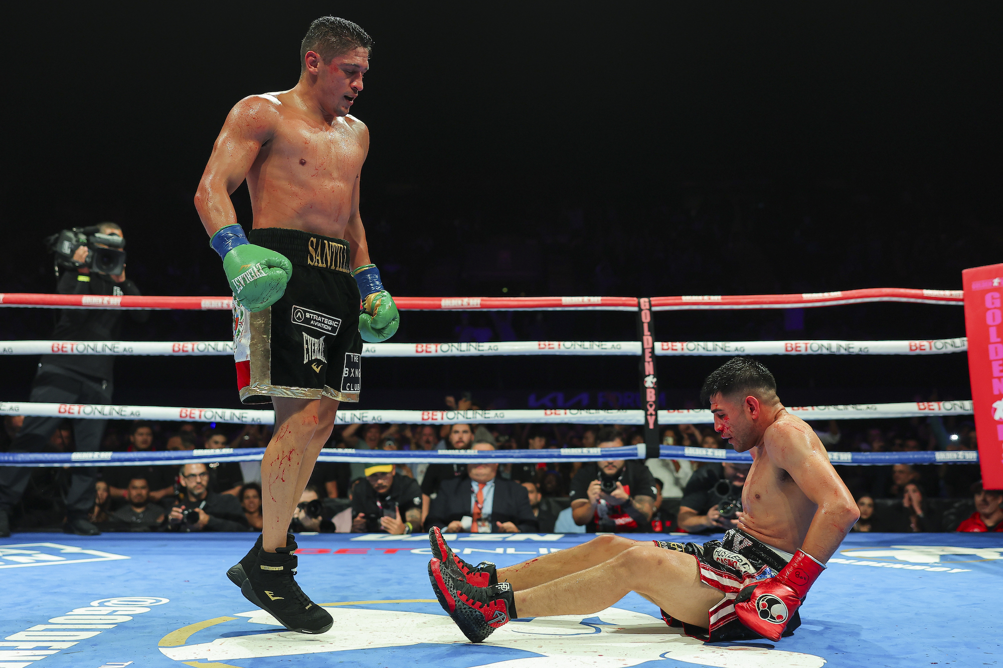 Giovani Santillan finishes Alexis Rocha in style, etching his name alongside Emmanuel Navarette when it comes to winning brutally but beautifully