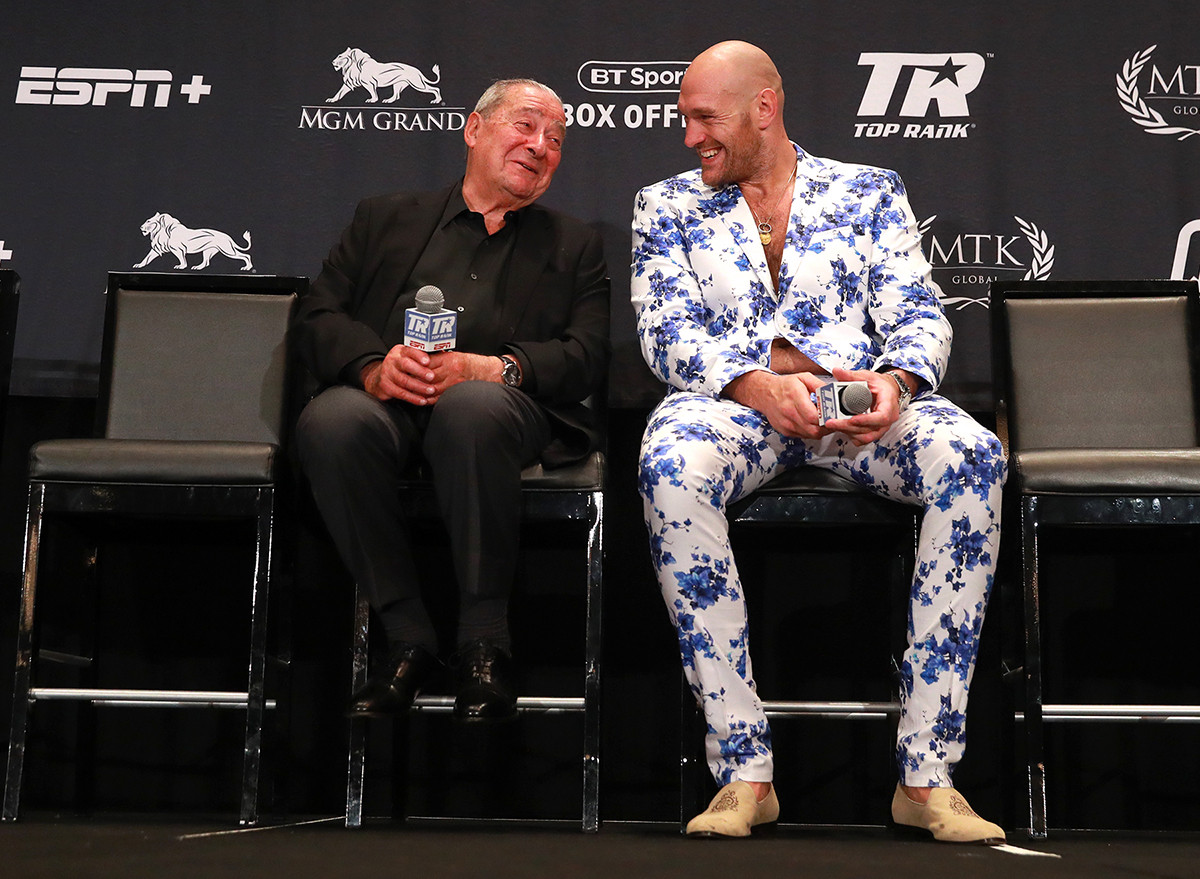 Arum espera que Fury gane más de 100 millones de dólares contra Usyk 