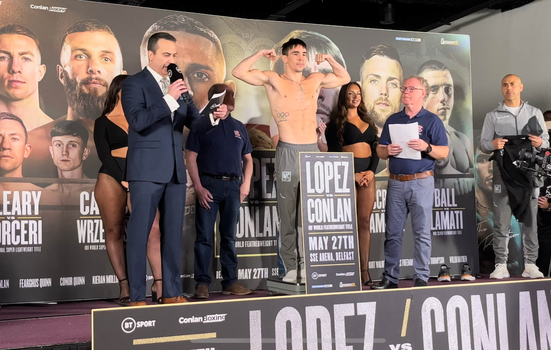 López y Conlan se pesan antes del enfrentamiento por el título mundial en Belfast