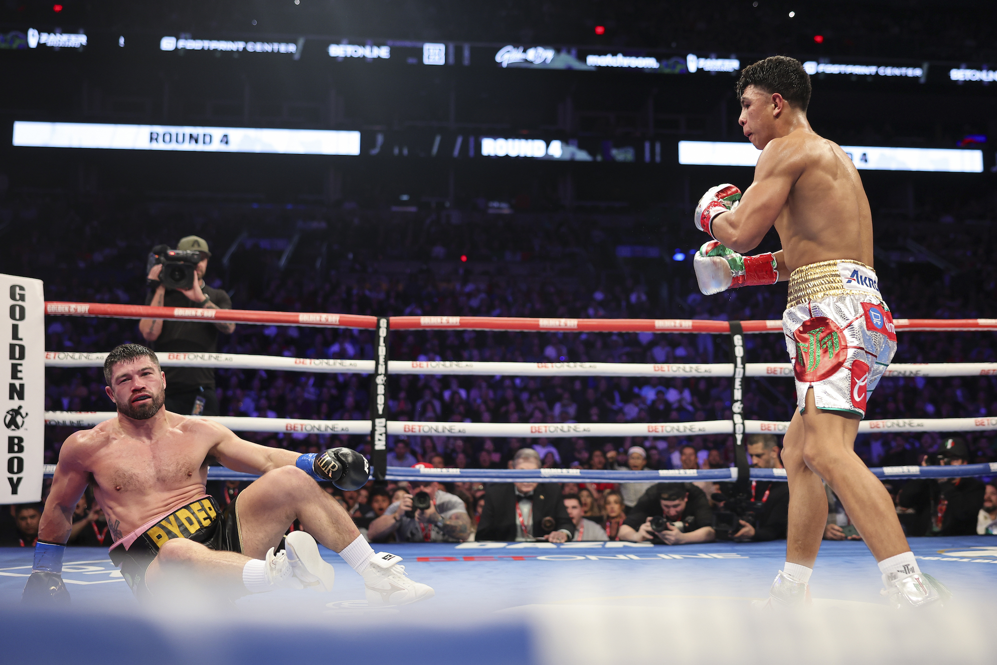 Sensational Munguia drops Ryder four times in dominant 9th round knockout win, says it would be 'an honor' to fight Canelo