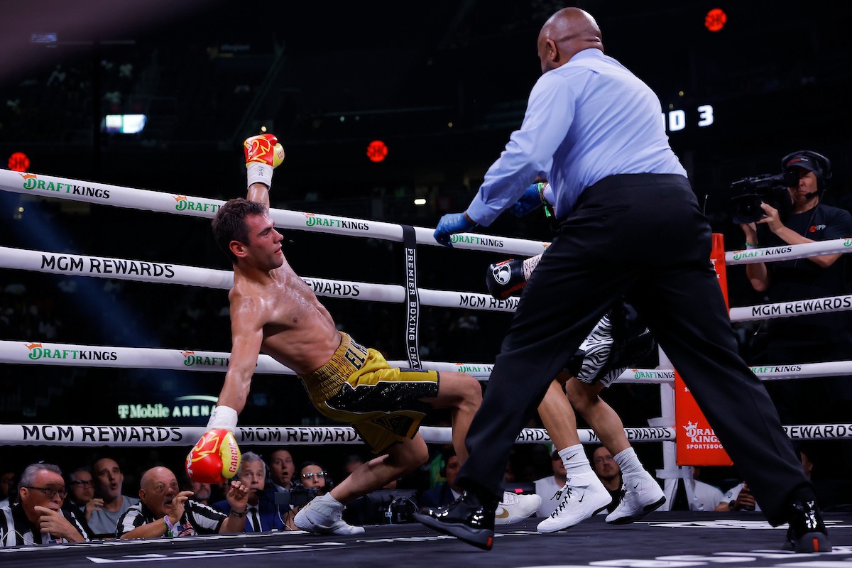 Tellez makes spectacular statement as novice boxer beats Garcia to the floor in the third round