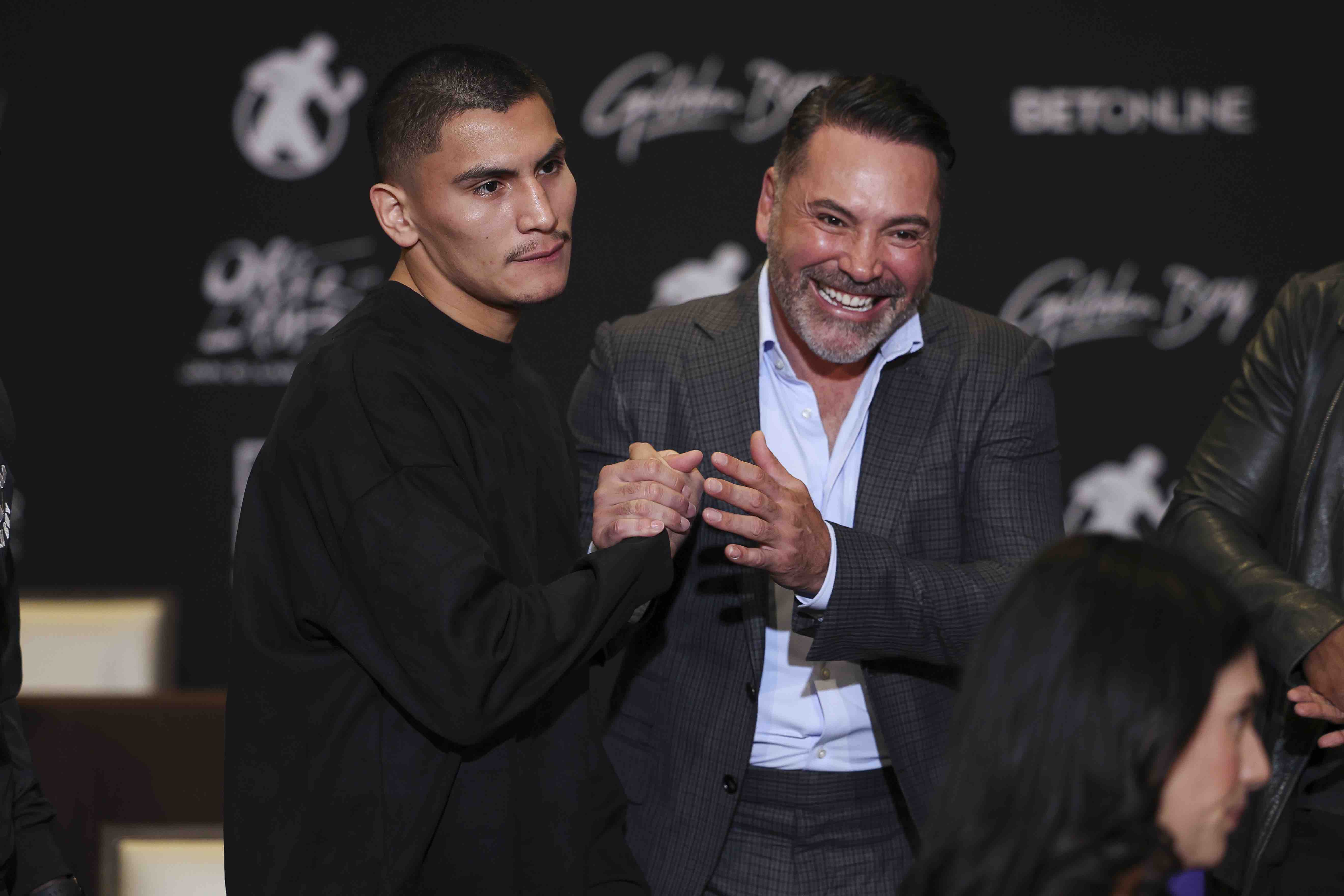 De La Hoya: Ortiz "peleará con cualquiera" en las 154 libras, incluido Charlo