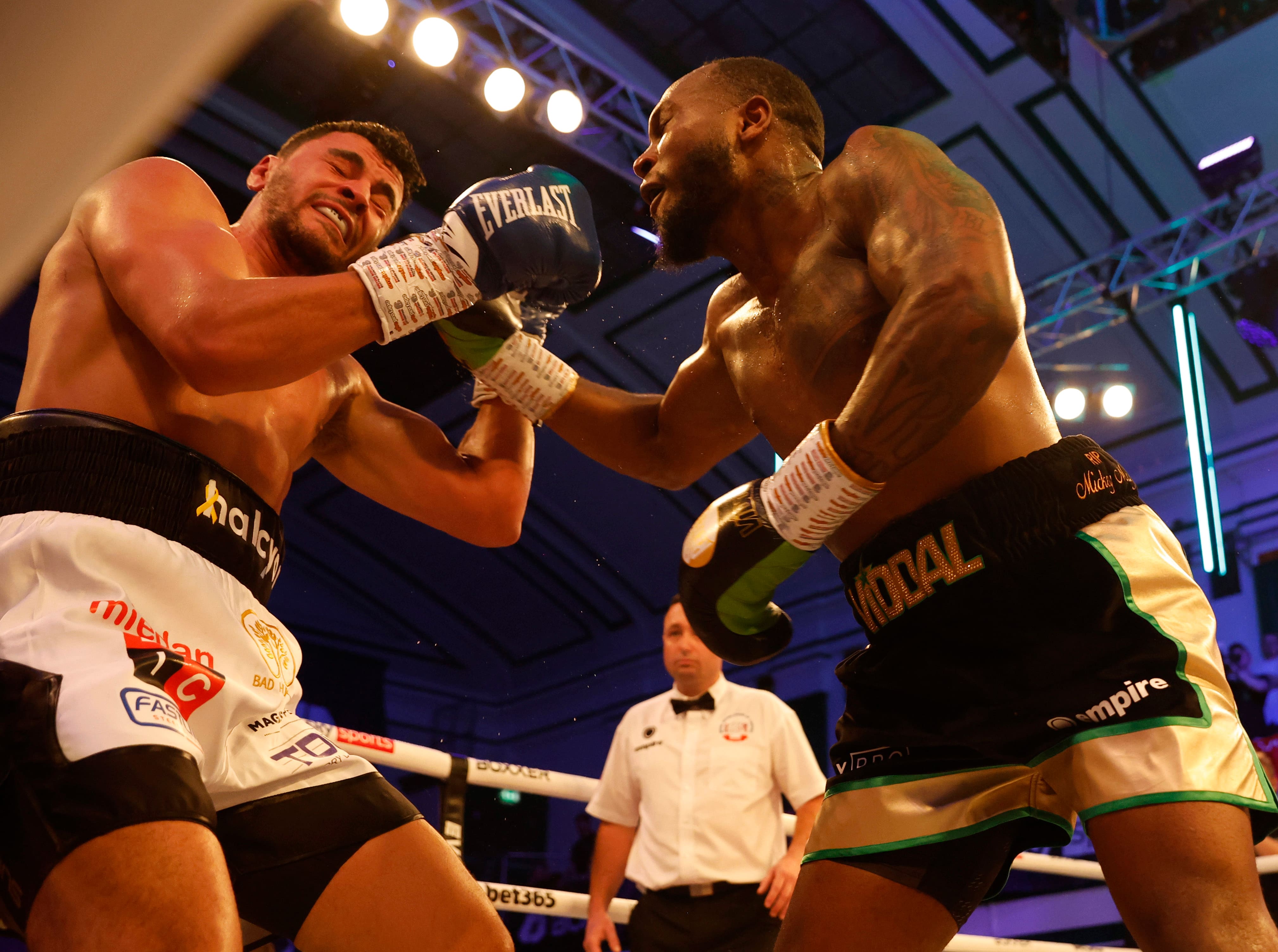 Wins for Riley, Simpson and Hennessy as Macedo upsets TKV at York Hall