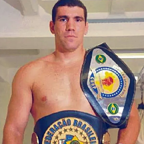 George Arias
                                             
                                        