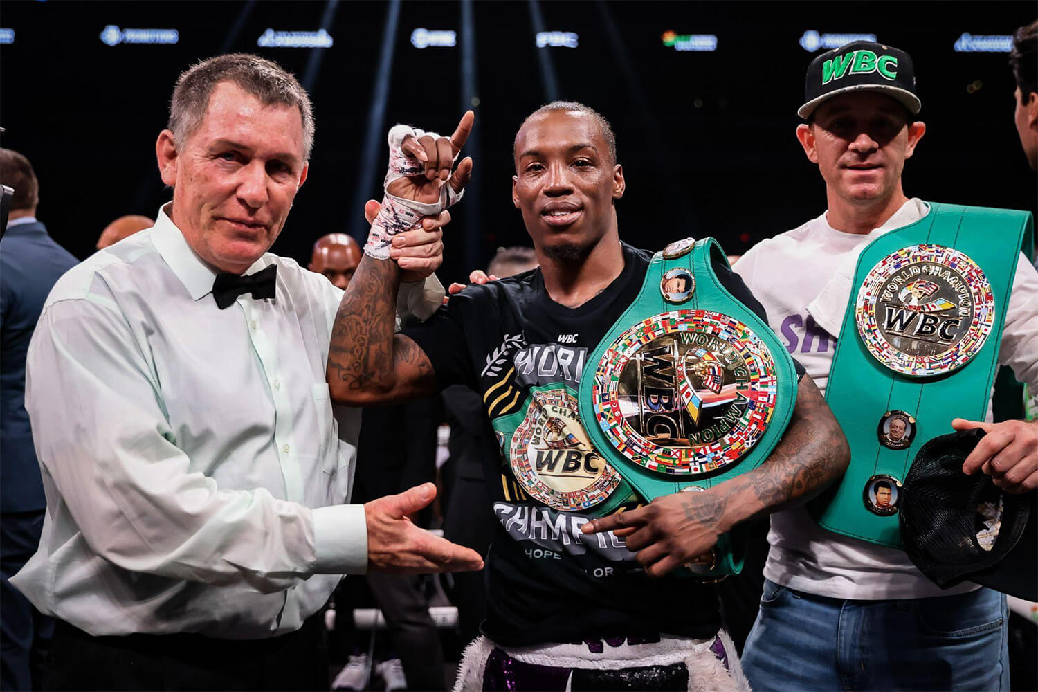 O'Shaquie Foster shocks the world. defeats Vargas and crowned WBC world champion